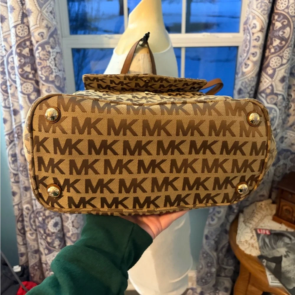 Michael Michael Kors Jet Set Travel Medium Double Pocket Tote - Picture 8 of 13